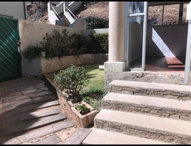 2 BEDROOM APARTMENT FOR SALE IN WESTCLIFF